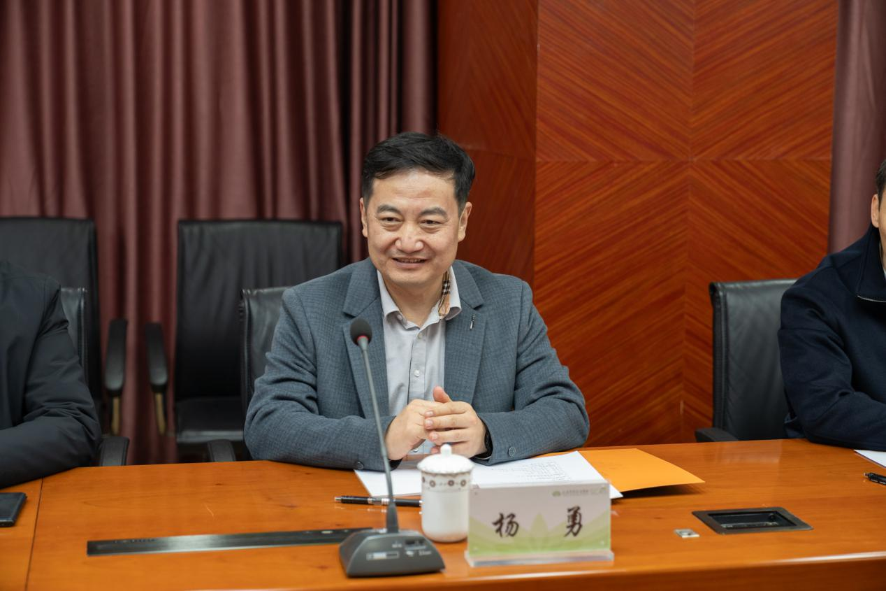 您当前的位置:>首页>聚焦国商>正文杨勇致辞11月16日,调研组走访上海