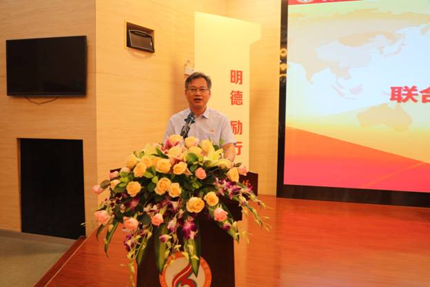 李校长.JPG