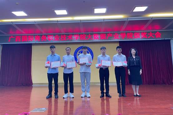 说明: 95907e4c11f21e5b4d9598859d55821 说明: 95907e4c11f21e5b4d9598859d55821